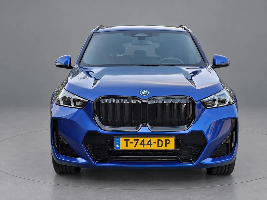 BMW iX1 – foto 4