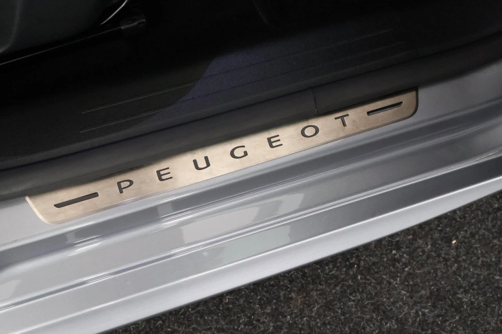 Peugeot e-208 – foto 33
