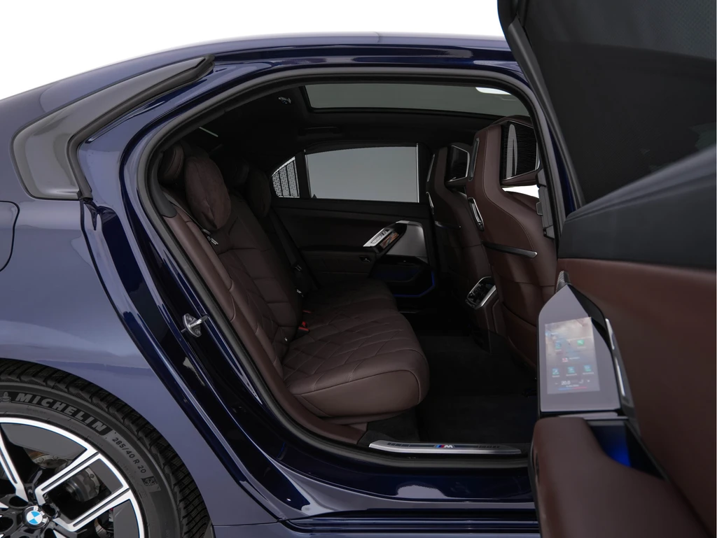 BMW i7 – foto 12