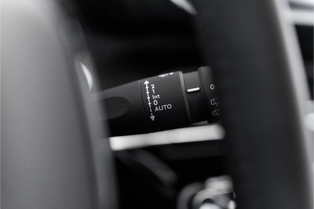 Peugeot e-208 – foto 28