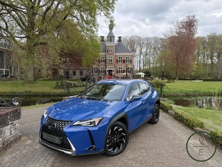 Lexus UX – thumbnail 1