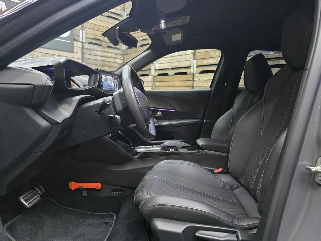 Peugeot e-2008 – foto 11