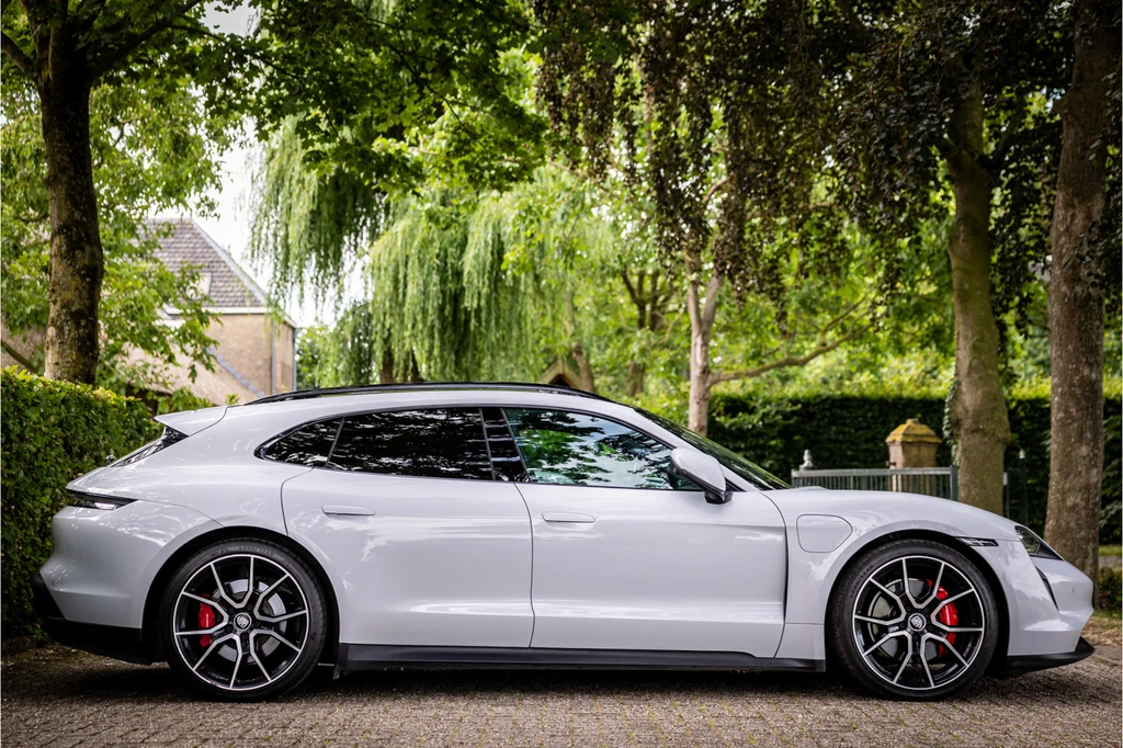 Porsche Taycan – foto 9