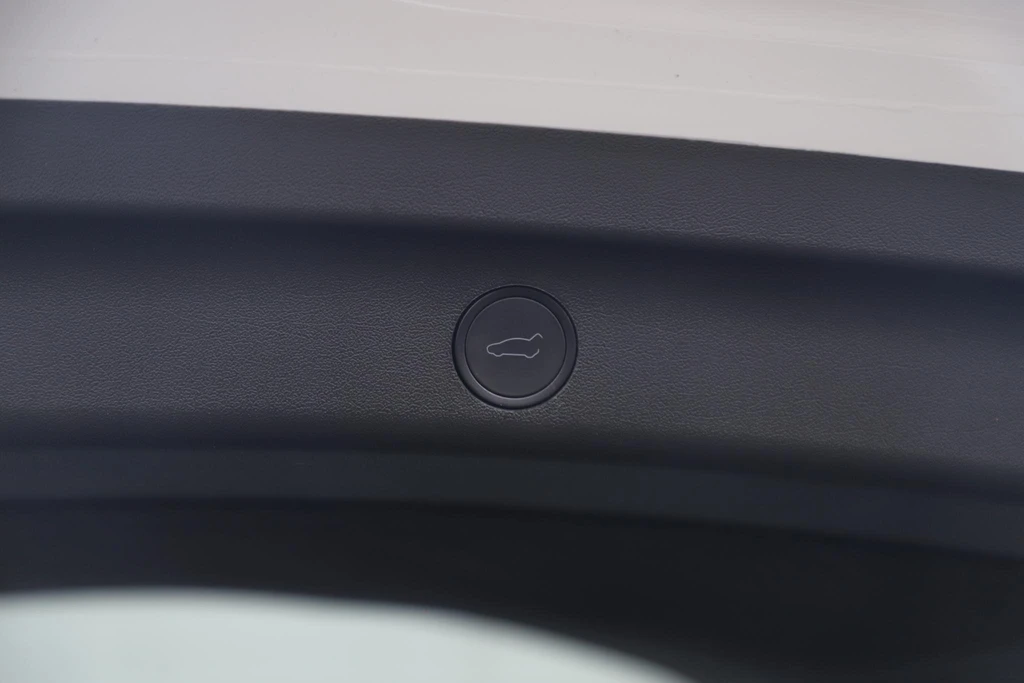 Tesla Model Y – foto 12