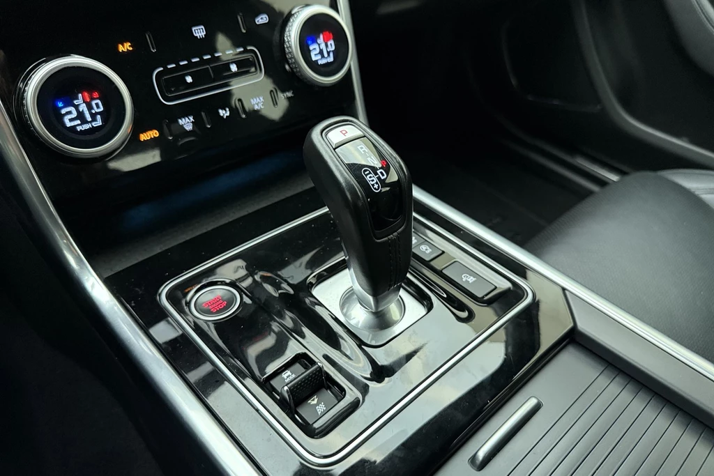 Jaguar XE – foto 34