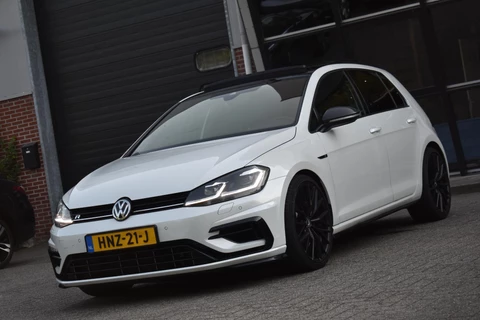 Volkswagen Golf 2.0 TSI 4Motion R Pano Akra Camera Dynaudio