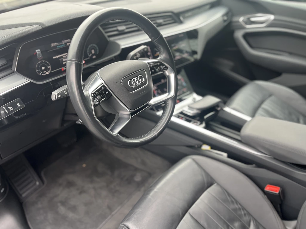 Audi e-tron – foto 10