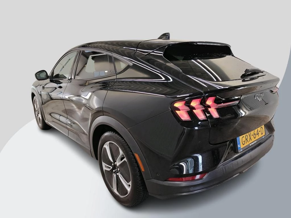Ford Mustang Mach-E – foto 2