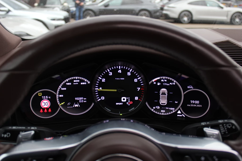 Porsche Cayenne – foto 21