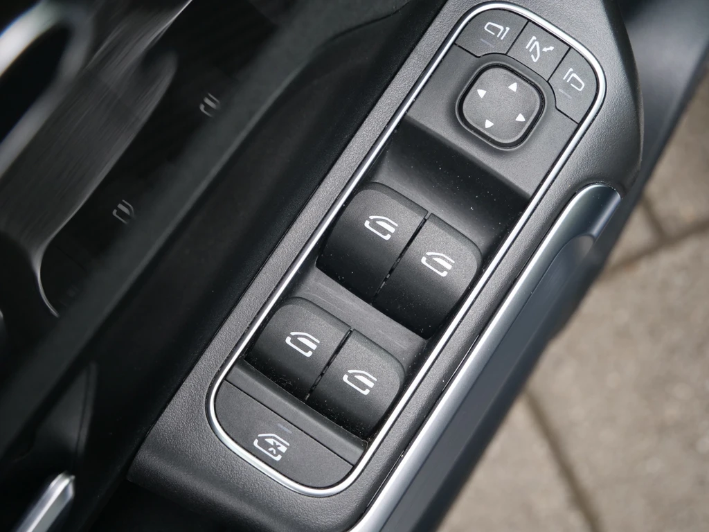 Mercedes-Benz GLB – foto 32