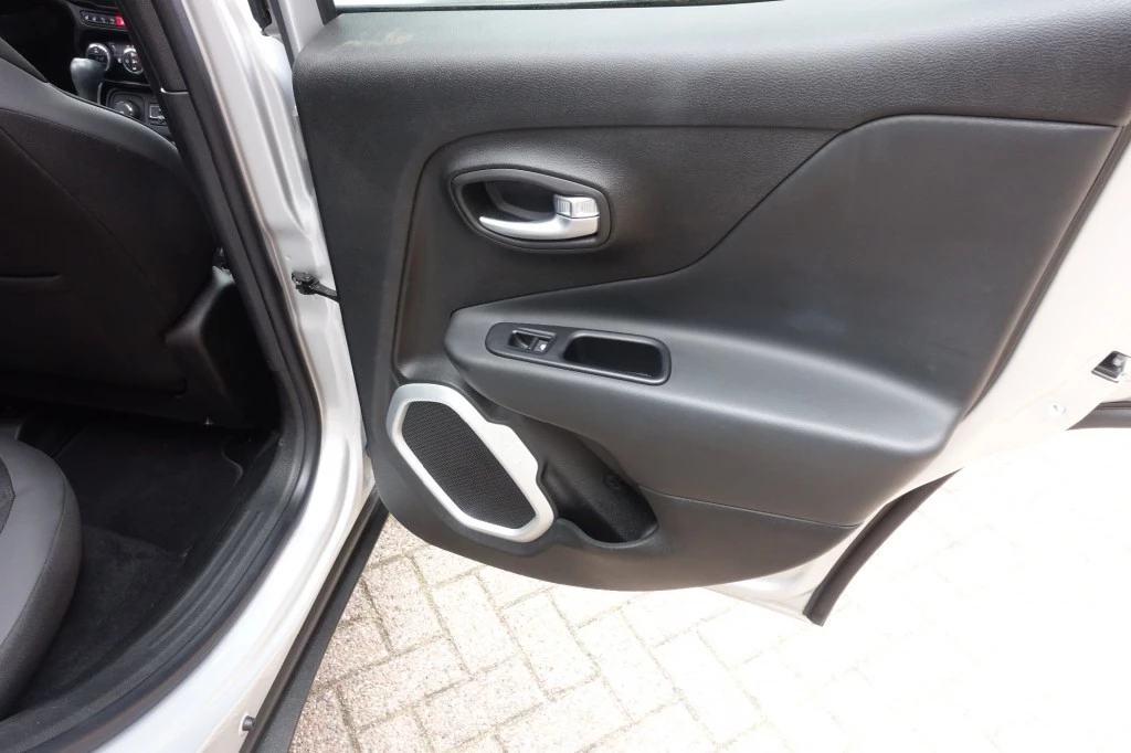 Jeep Renegade – foto 14