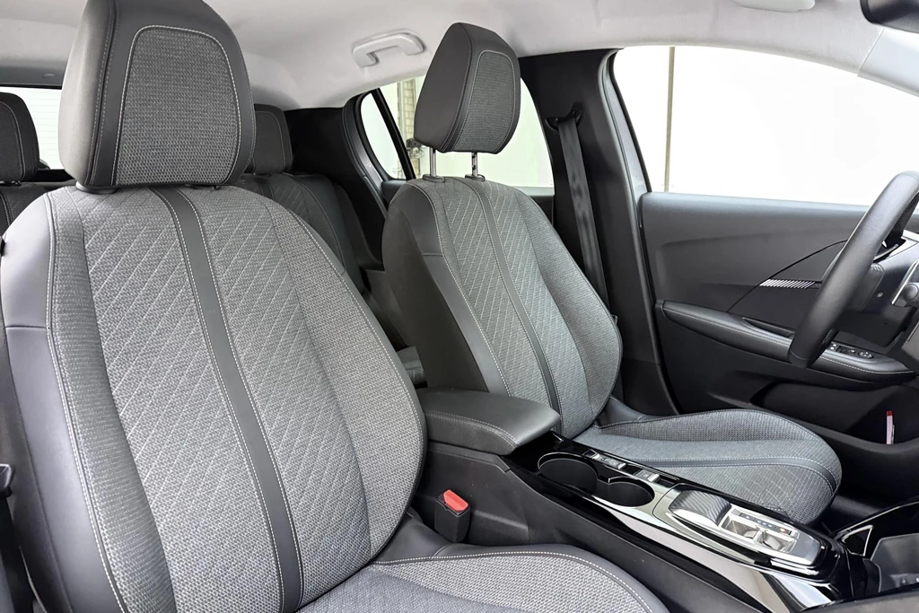Peugeot 208 – foto 13