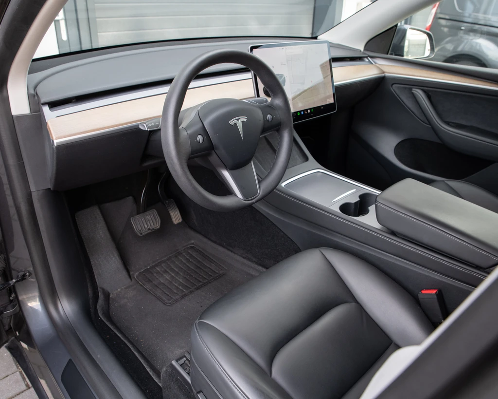 Tesla Model Y – foto 22
