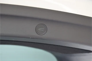 Tesla Model Y – thumbnail 34