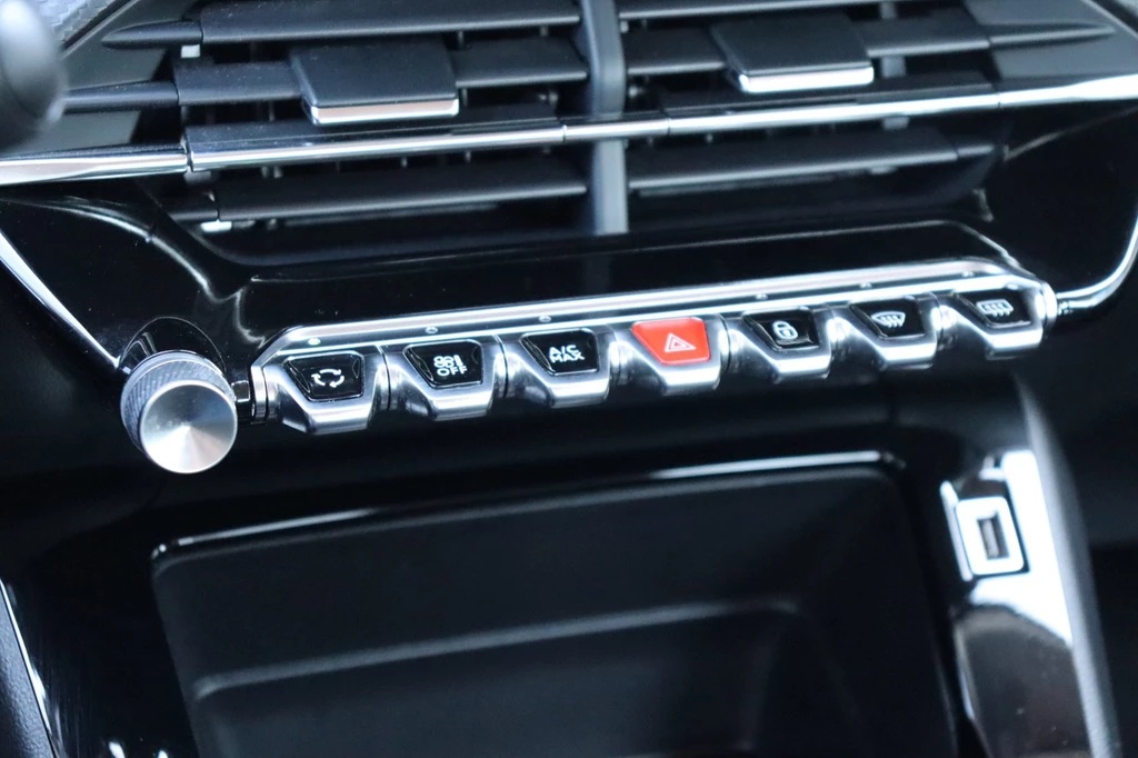 Peugeot 208 – foto 15