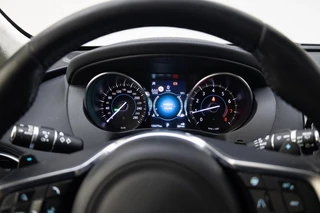 Jaguar F-PACE – thumbnail 14