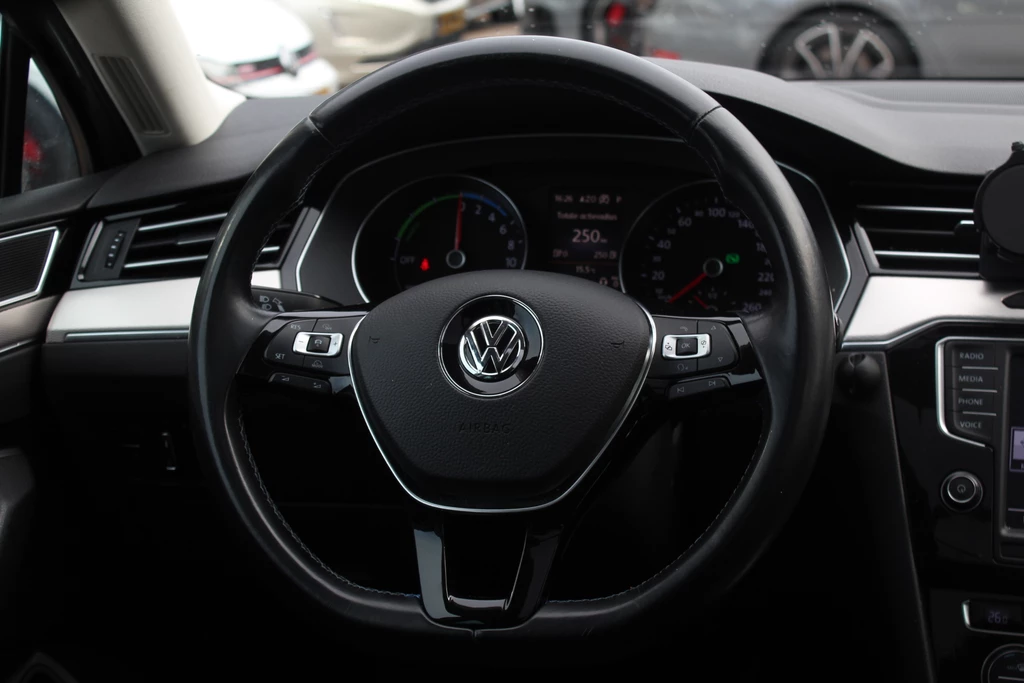Volkswagen Passat – foto 16