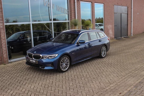 BMW 3-serie Touring 320e High Executive Sport Line | 1e eigenaar | NL auto | Driving Assistant | HiFi audio | LED | 18 inch | Stoelverwarming | DAB | Carplay | Navigatie | PDC