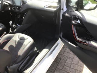 Peugeot 208 – thumbnail 8