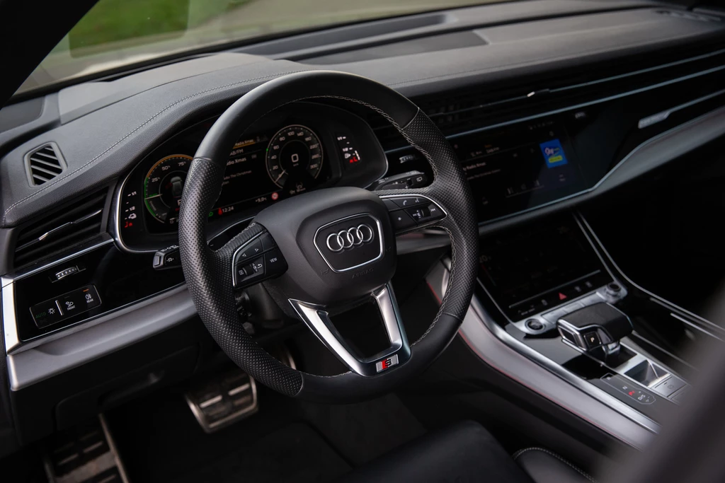 Audi Q8 – foto 12
