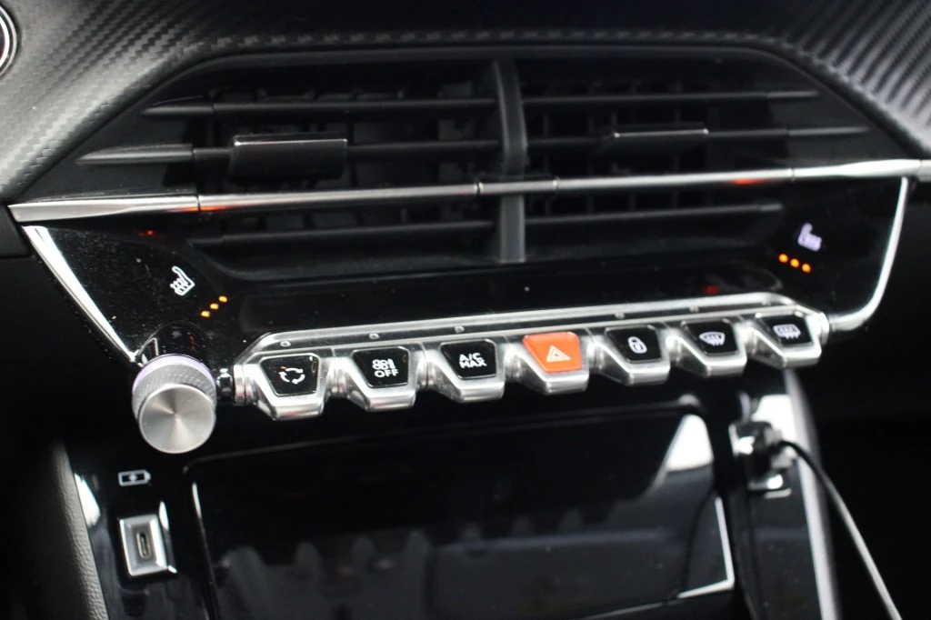 Peugeot e-2008 – foto 18