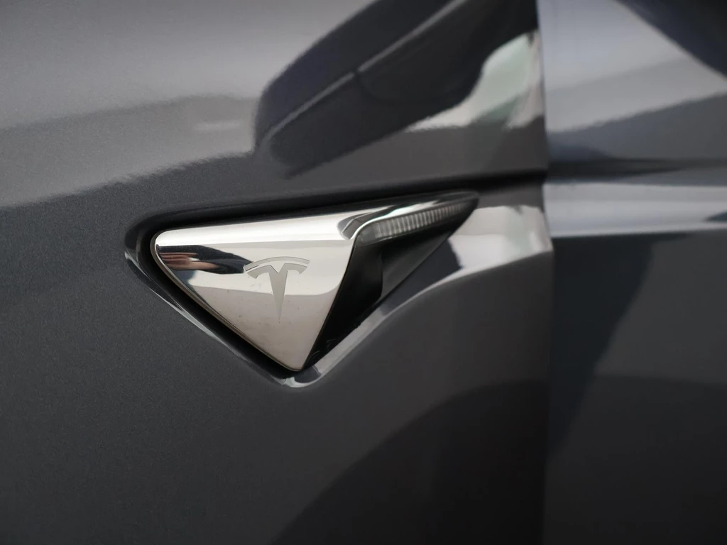 Tesla Model X – foto 74