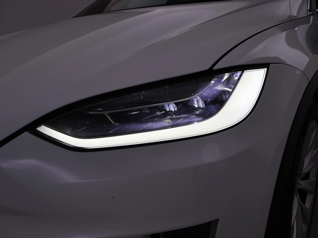 Tesla Model X – foto 24