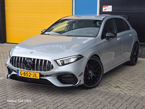 Mercedes-Benz A-klasse 180 AMG Line / Dig Cockpit / Navi / Camera / Rode Gordels / 20 Inch / Led / Pdc / Mooie Staat