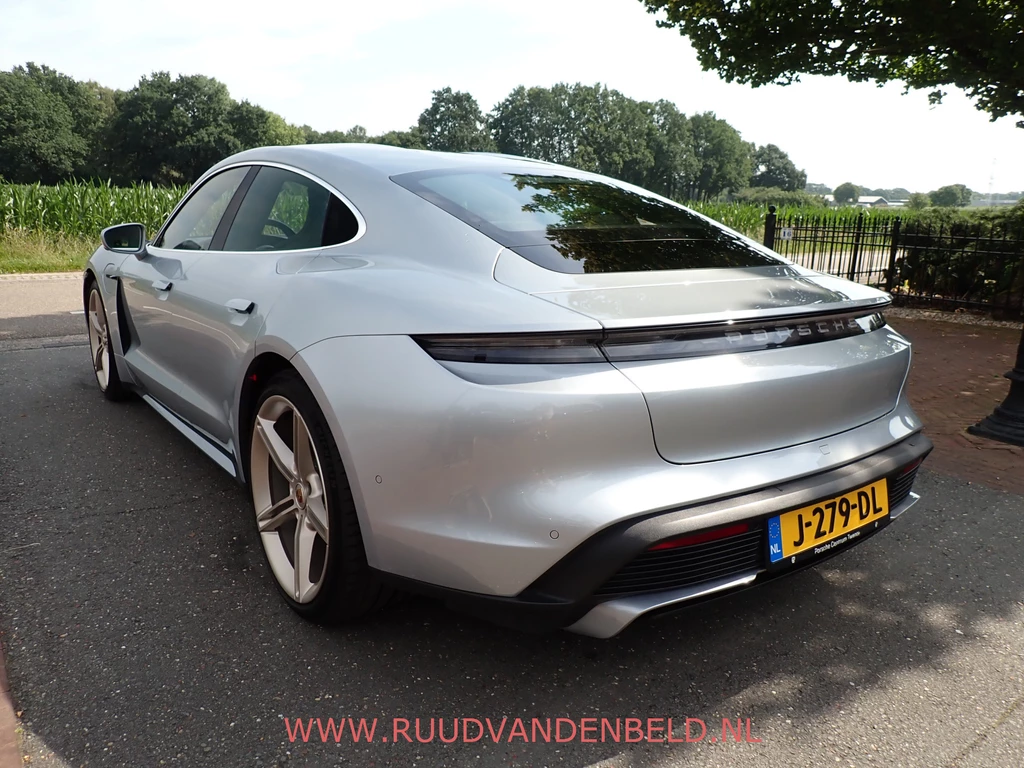 Porsche Taycan – foto 3