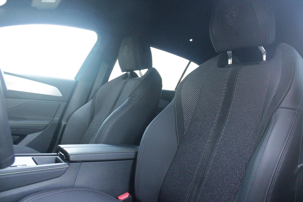 Peugeot 408 – foto 11