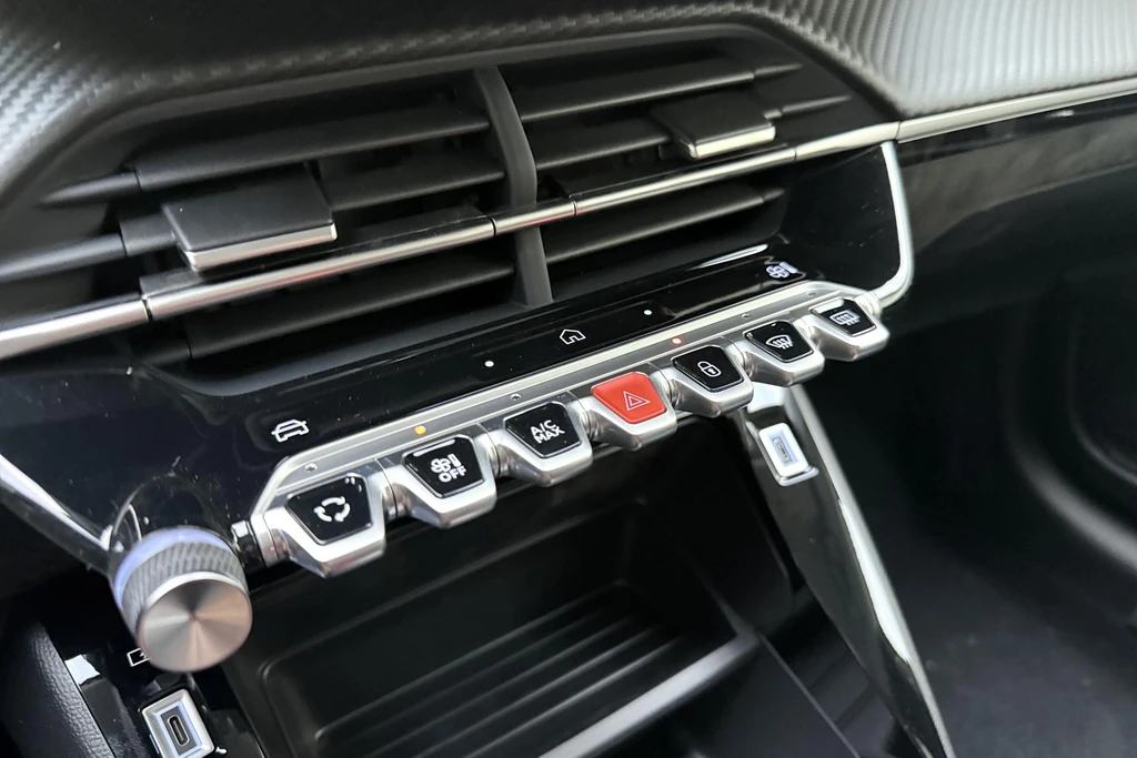 Peugeot 208 – foto 23