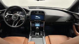 Jaguar XE – thumbnail 9