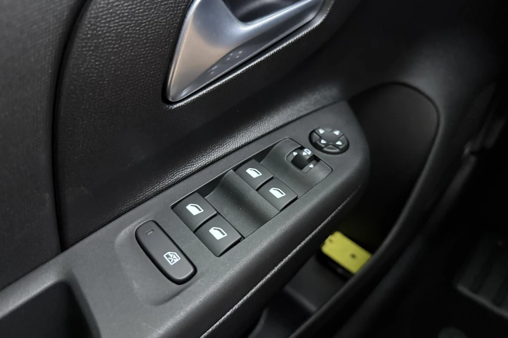 Opel Corsa-e – foto 18
