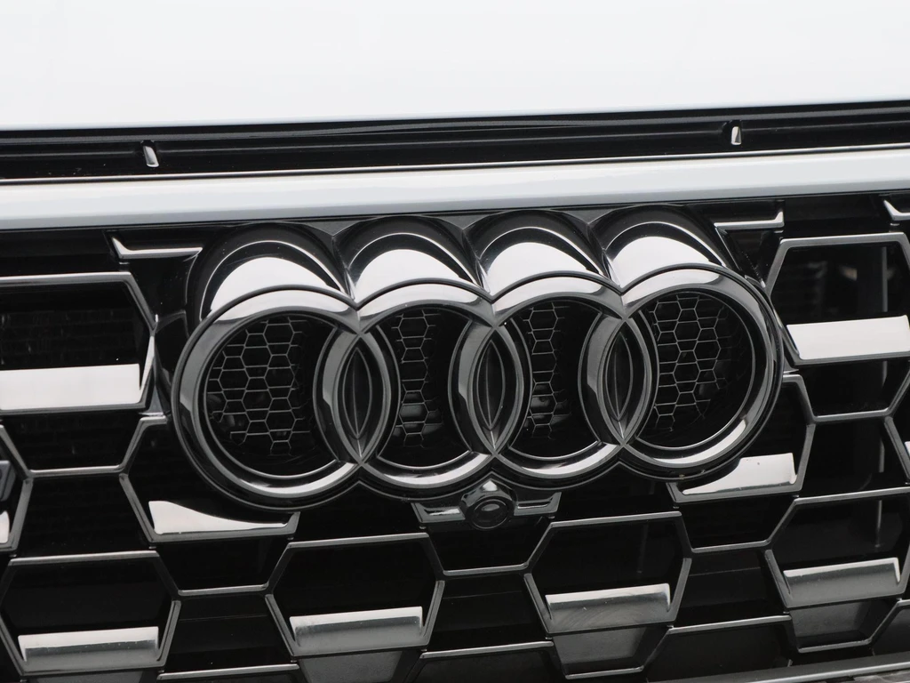 Audi RSQ3 – foto 11