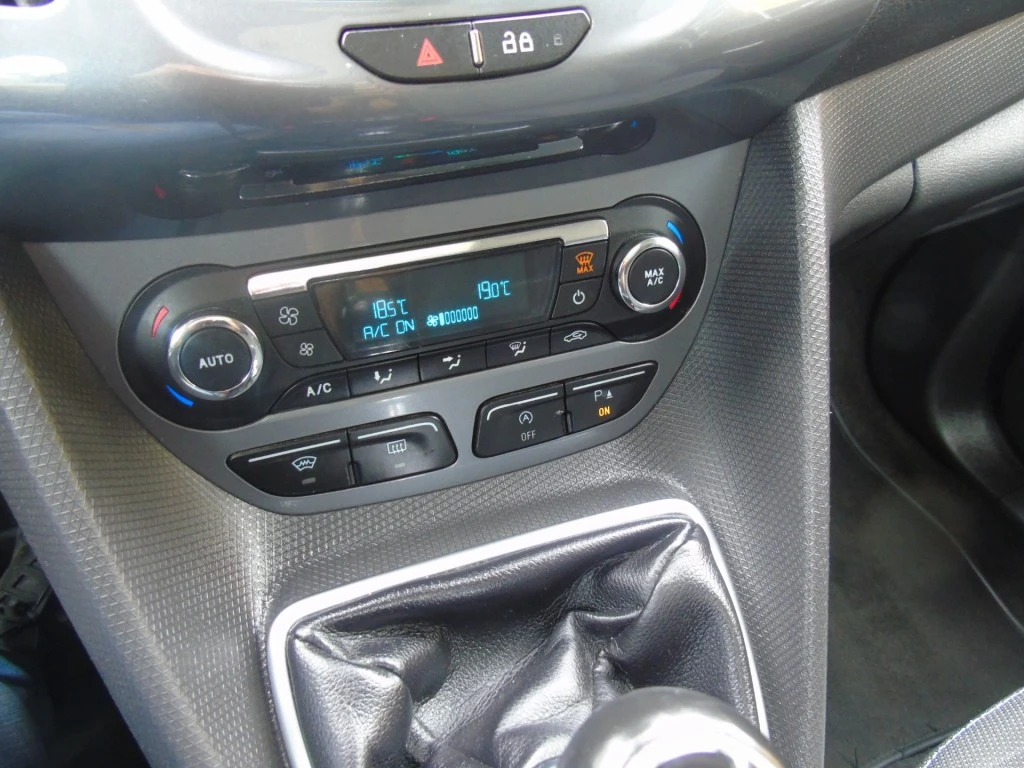 Ford Tourneo Connect – foto 16