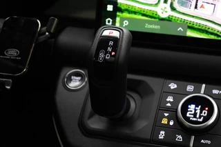 Land Rover Defender – thumbnail 23