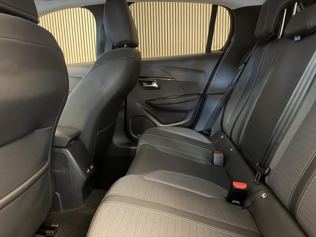 Peugeot 208 – foto 11