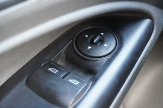 Ford Transit Connect – thumbnail 18
