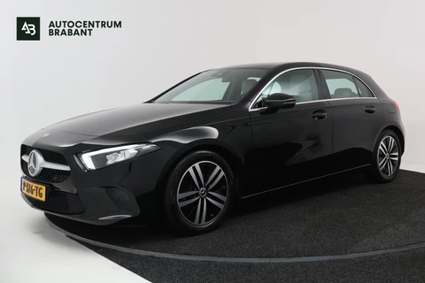 Mercedes-Benz A-klasse 180 Business Solution Luxury (STOELVERWARMING, SFEERVERLICHTING, NAVIGATIE, CAMERA, PARKEERSENSOREN)