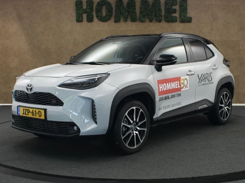 Toyota Yaris Cross 1.5 Hybrid 130 GR SPORT - KOM PROEFRIJDEN IN DE 130PK GR SPORT - DODEHOEK DETECTIE - ELEKTRISCHE ACHTERKLEP - PARKEERSENSOREN VOOR EN ACHTER - KEYLESS ENRTY & START - STOEL, STUUR EN VOORRUIT VERWARMING