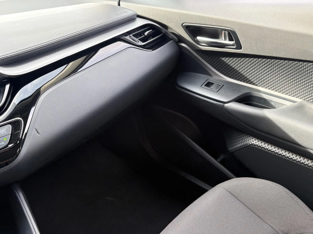 Toyota C-HR – foto 18