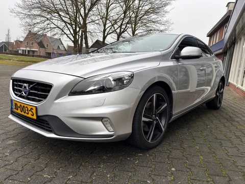 Volvo V40 2.0 T3 SUMMUM