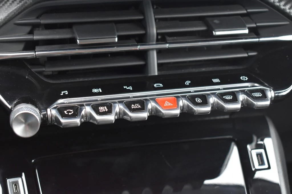 Peugeot 208 – foto 32