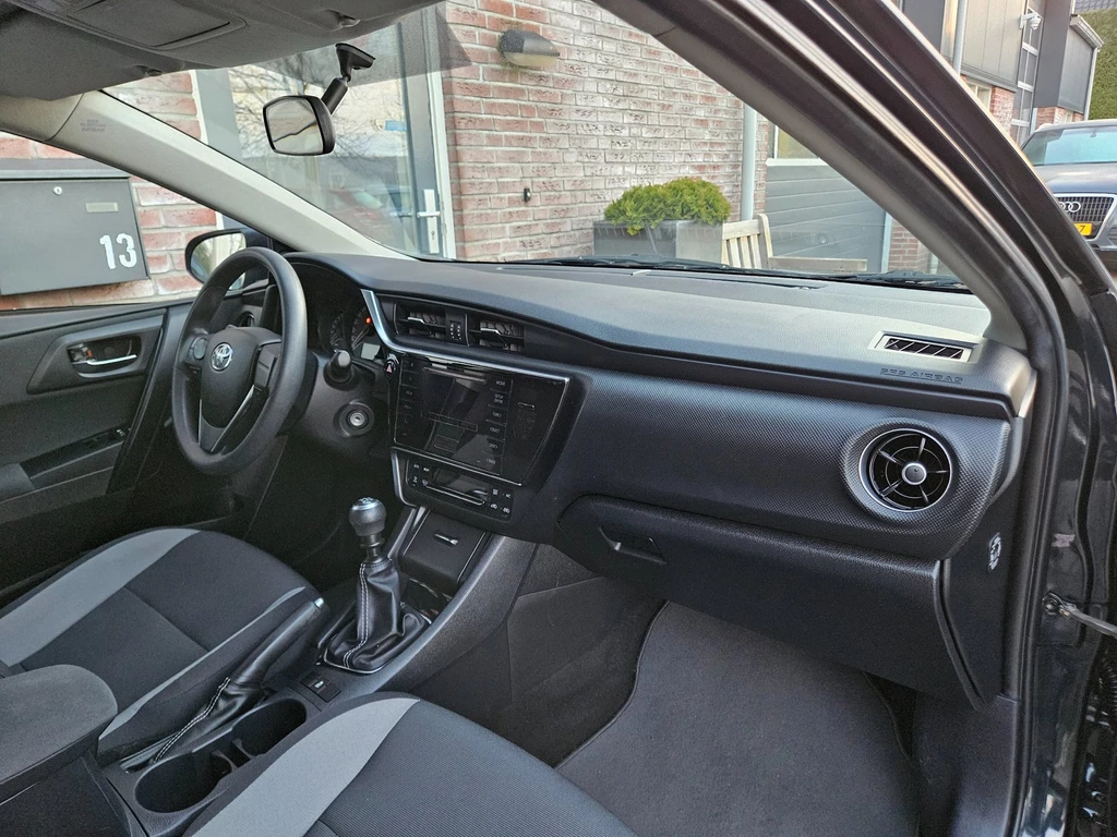 Toyota Auris – foto 25