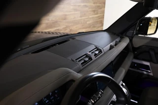 Land Rover Defender – thumbnail 32