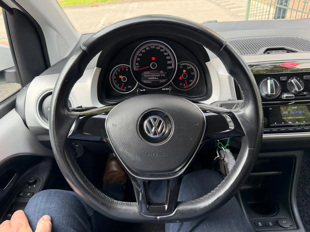 Volkswagen up! – foto 21