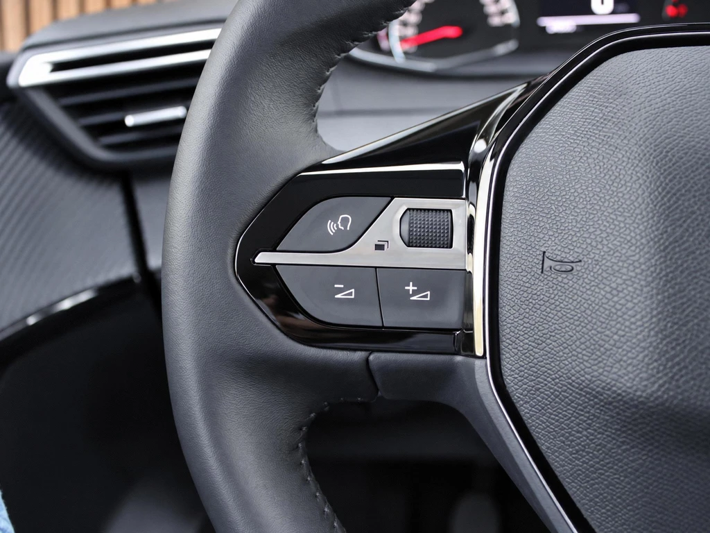 Peugeot 208 – foto 19