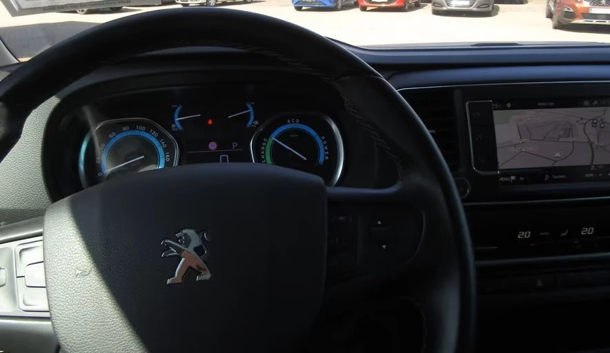 Peugeot e-Traveller – foto 6