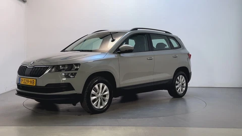 Skoda Karoq 1.5 TSI DSG ACT Business Edition Trekhaak Navigatie App-Connect DAB+