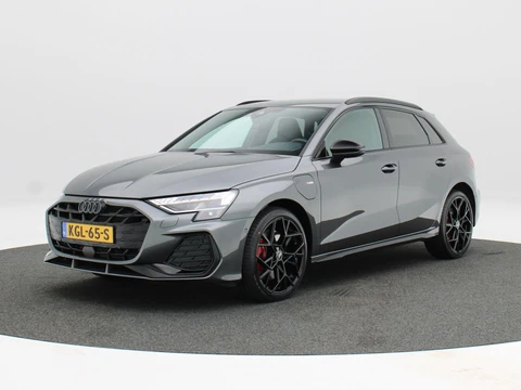 Audi A3 Sportback 45 TFSi e 272 Pk S-Line Competition | Stoelverwarming | Trekhaak | Camera | Adaptive Cruise | Climatronic | CarPlay | Sonos Audio | 19 Inch | 6.106 Km !!